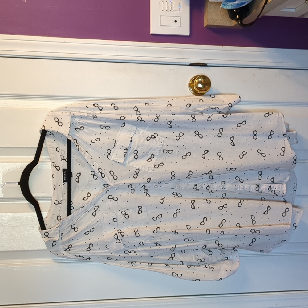 Torrid Georgia Pullover blouse with cute glasses